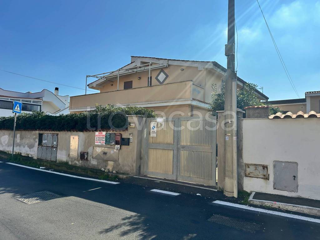 appartamento in vendita a Fiumicino in zona Focene