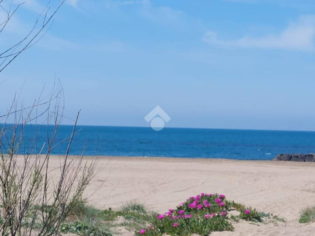 casa indipendente in vendita a Fiumicino in zona Focene