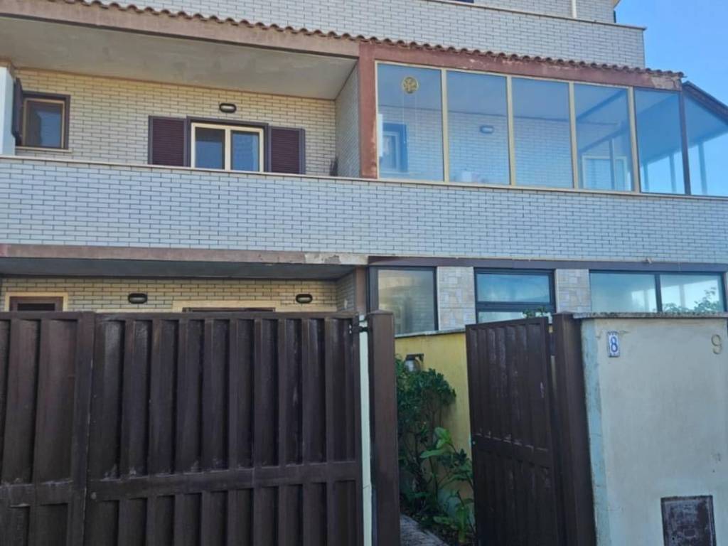 appartamento in vendita a Fiumicino in zona Isola Sacra