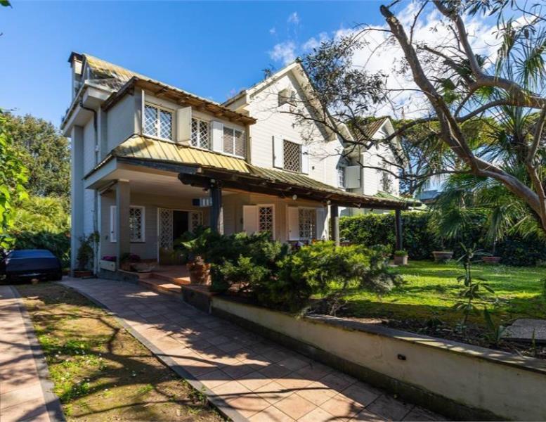 casa indipendente in vendita a Fiumicino in zona Fregene