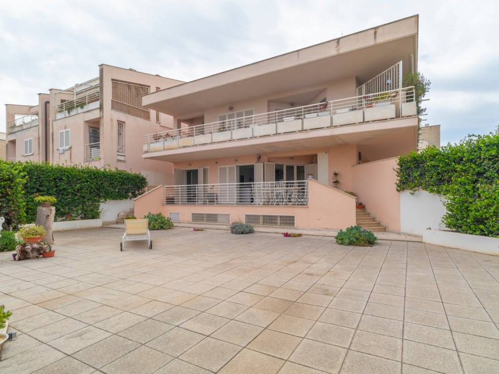 casa indipendente in vendita a Fiumicino in zona Fregene