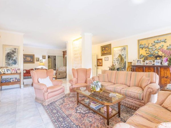 casa indipendente in vendita a Fiumicino in zona Isola Sacra