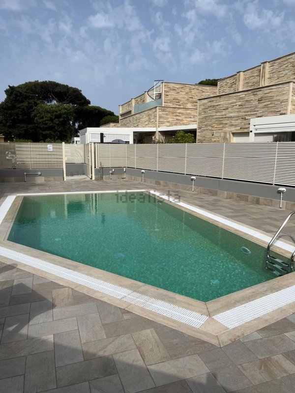 appartamento in vendita a Fiumicino in zona Fregene