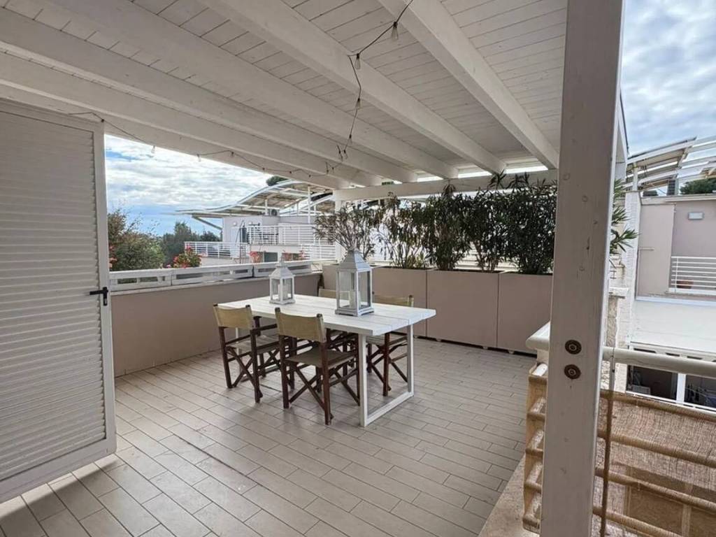 appartamento in vendita a Fiumicino in zona Fregene