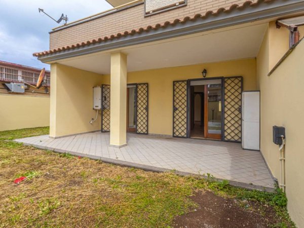 appartamento in vendita a Fiumicino in zona Isola Sacra