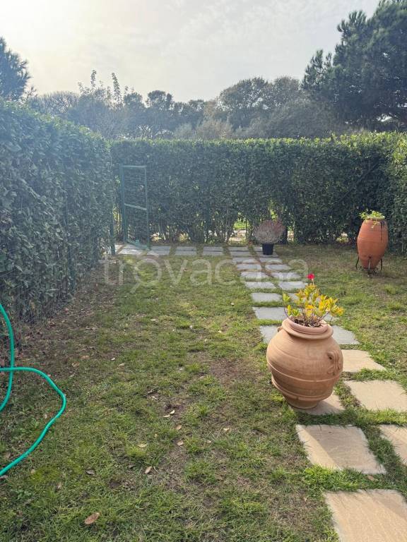 appartamento in vendita a Fiumicino in zona Fregene