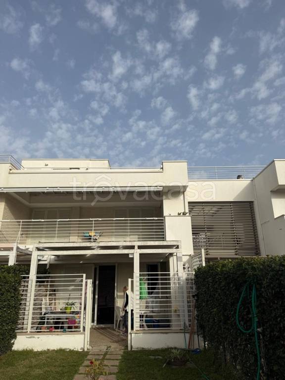 appartamento in vendita a Fiumicino in zona Fregene