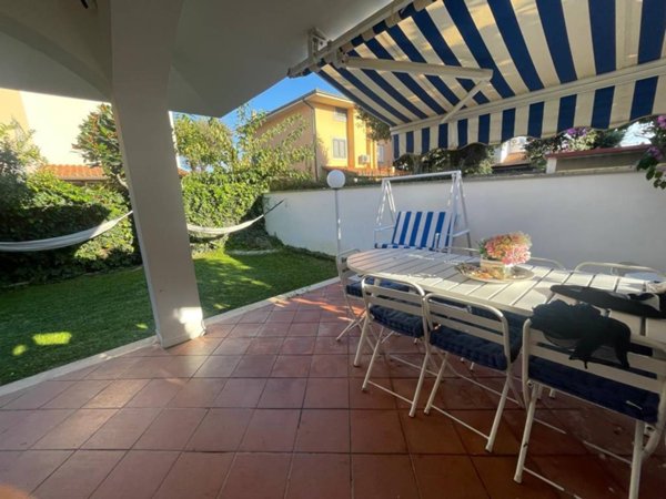 casa indipendente in vendita a Fiumicino in zona Fregene