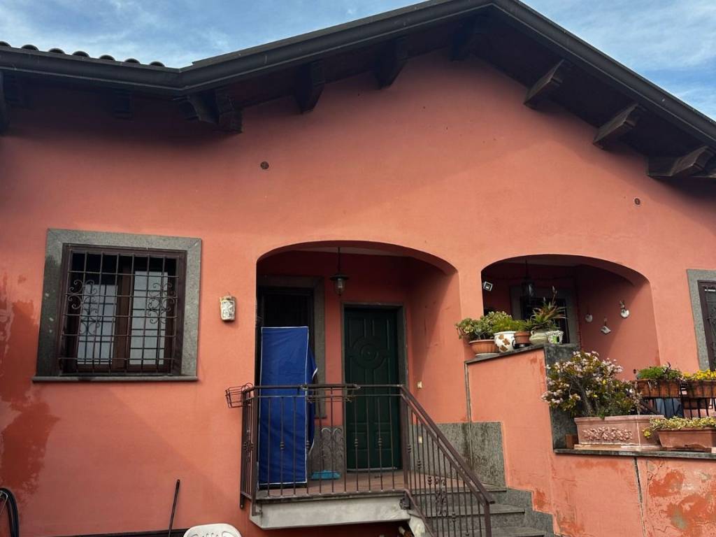 casa indipendente in vendita a Fiumicino in zona Isola Sacra