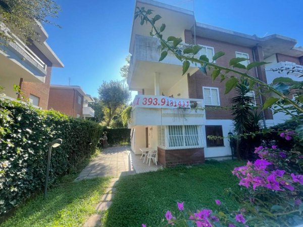 casa indipendente in vendita a Fiumicino in zona Fregene