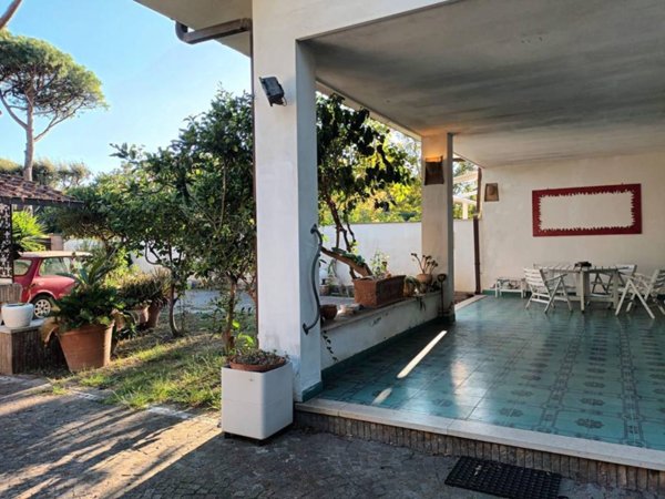 casa indipendente in vendita a Fiumicino in zona Fregene