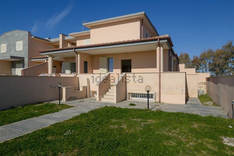 casa indipendente in vendita a Fiumicino in zona Focene