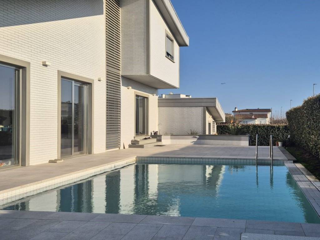 casa indipendente in vendita a Fiumicino in zona Focene
