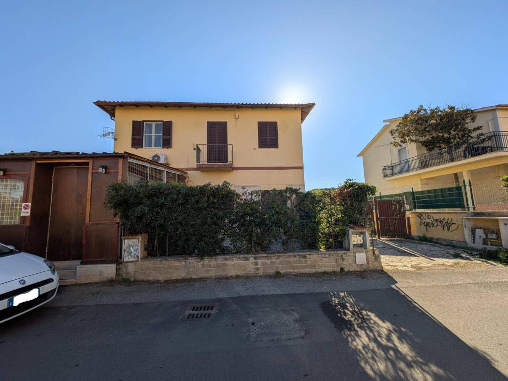 appartamento in vendita a Fiumicino in zona Fregene