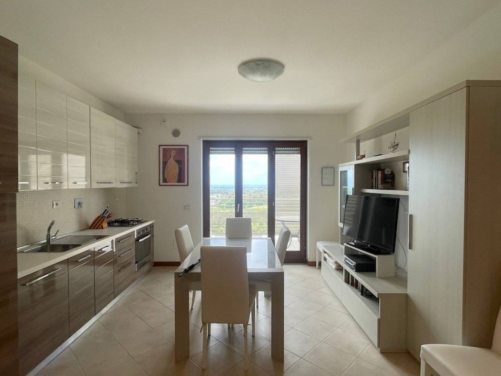 appartamento in vendita a Fiumicino in zona Aranova