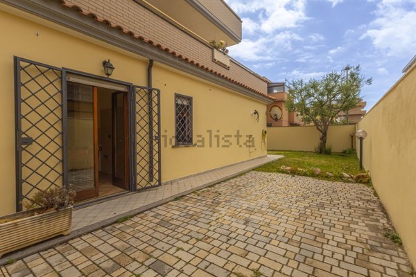 appartamento in vendita a Fiumicino in zona Isola Sacra