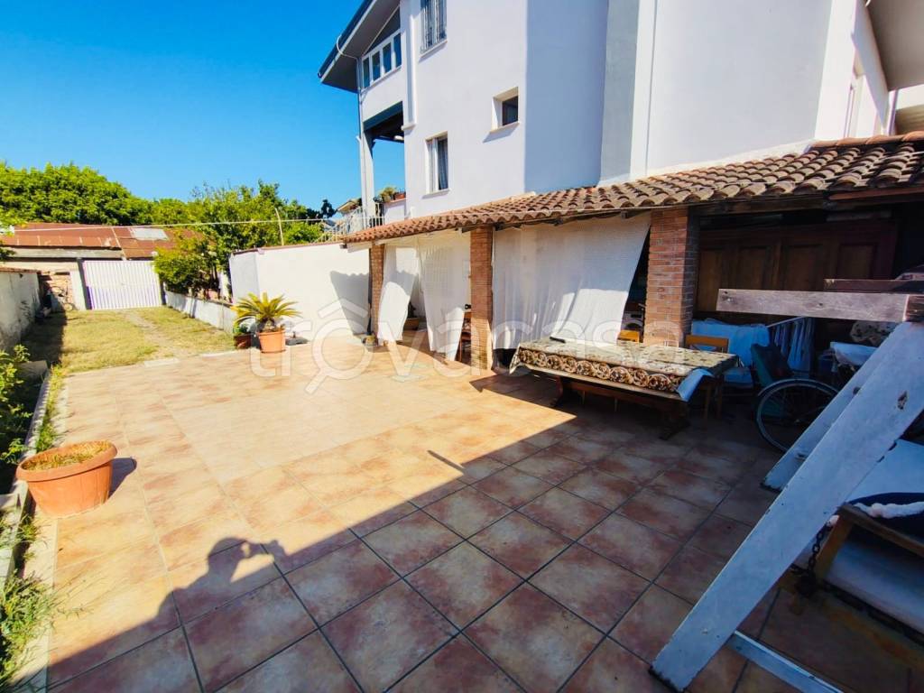 appartamento in vendita a Fiumicino in zona Isola Sacra