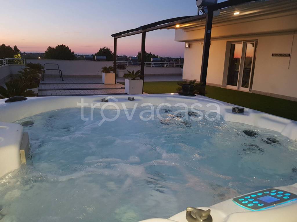 appartamento in vendita a Fiumicino in zona Isola Sacra