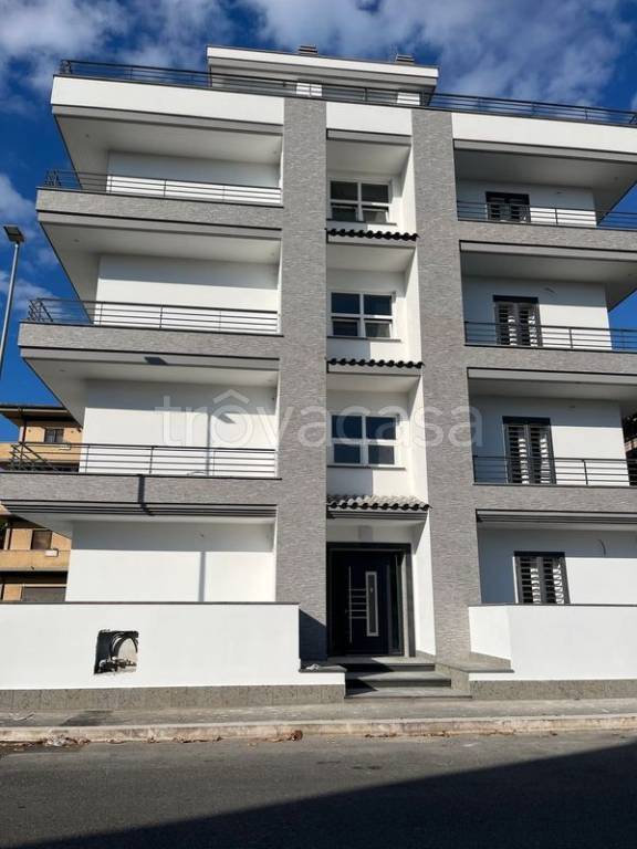 appartamento in vendita a Fiumicino in zona Aeroporto 