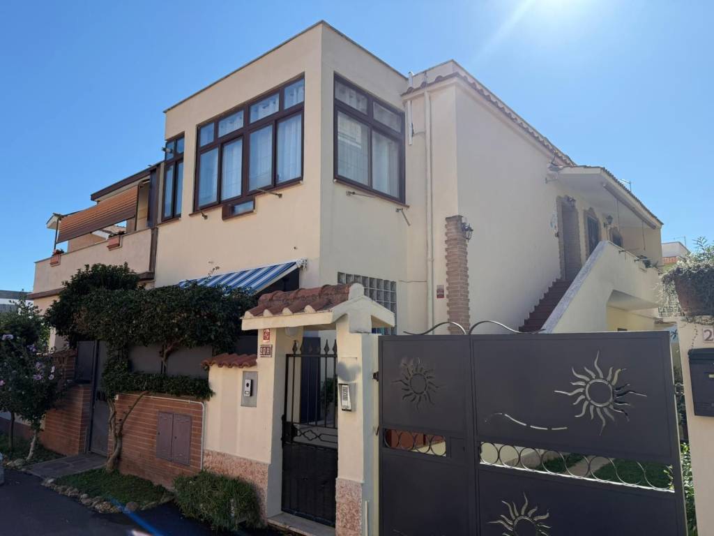 appartamento in vendita a Fiumicino in zona Focene