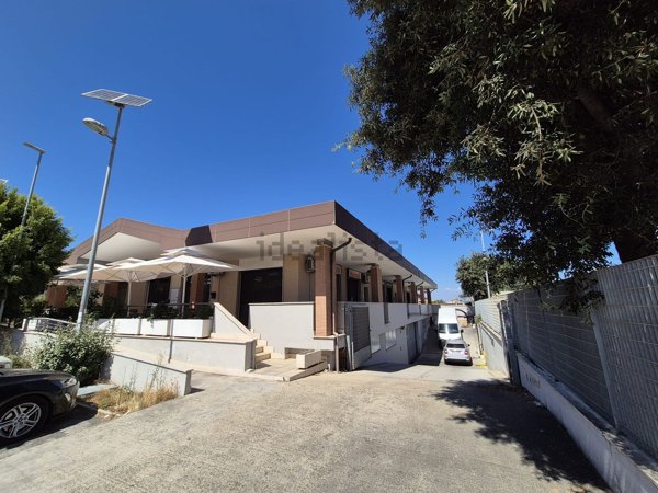 appartamento in vendita a Fiumicino in zona Isola Sacra