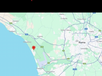 negozio in vendita a Fiumicino in zona Fregene