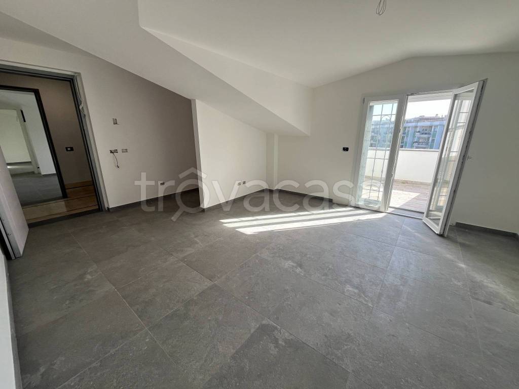 appartamento in vendita a Fiumicino in zona Aeroporto 