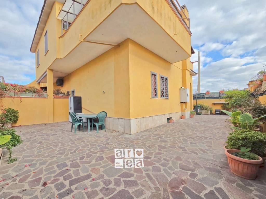 appartamento in vendita a Fiumicino in zona Passo Oscuro