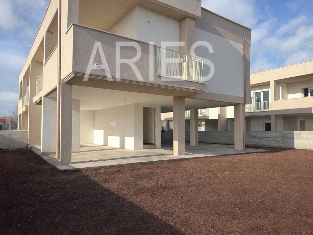 casa indipendente in vendita a Fiumicino in zona Isola Sacra