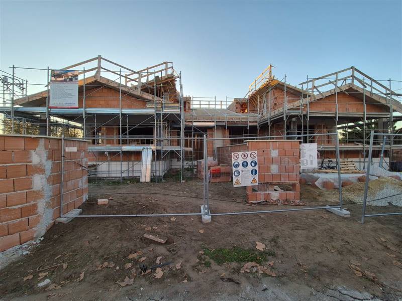 casa indipendente in vendita a Fiumicino in zona Isola Sacra