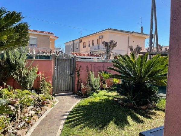 appartamento in vendita a Fiumicino in zona Focene