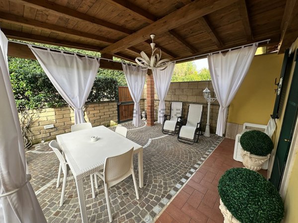 casa indipendente in vendita a Fiumicino in zona Aranova