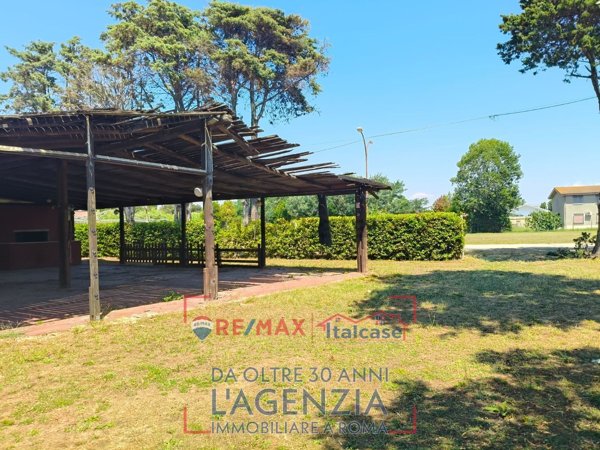 terreno edificabile in vendita a Fiumicino in zona Isola Sacra