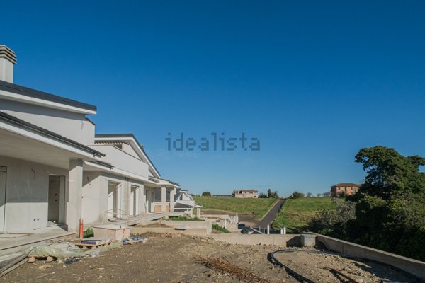 casa indipendente in vendita a Fiumicino in zona Aranova