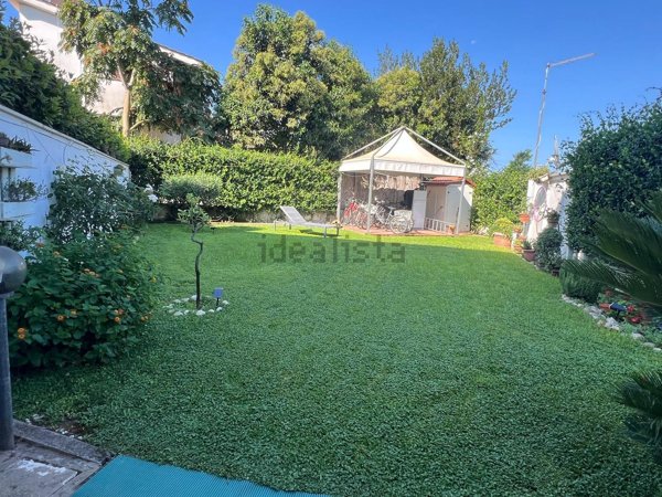 appartamento in vendita a Fiumicino in zona Fregene