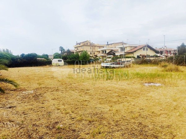 terreno edificabile in vendita a Fiumicino in zona Isola Sacra