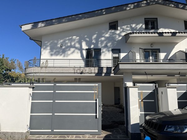 casa indipendente in vendita a Fiumicino