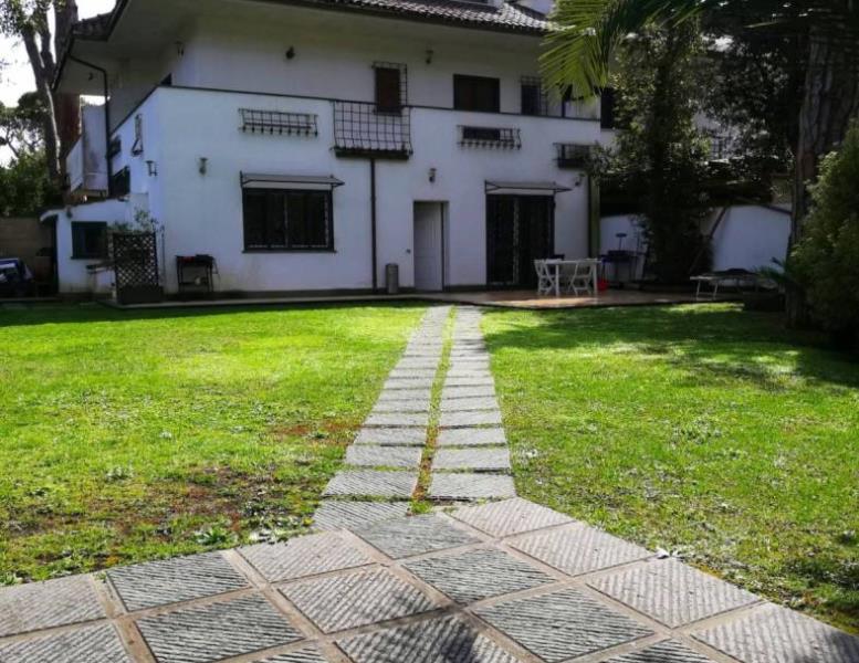 casa indipendente in vendita a Fiumicino in zona Focene