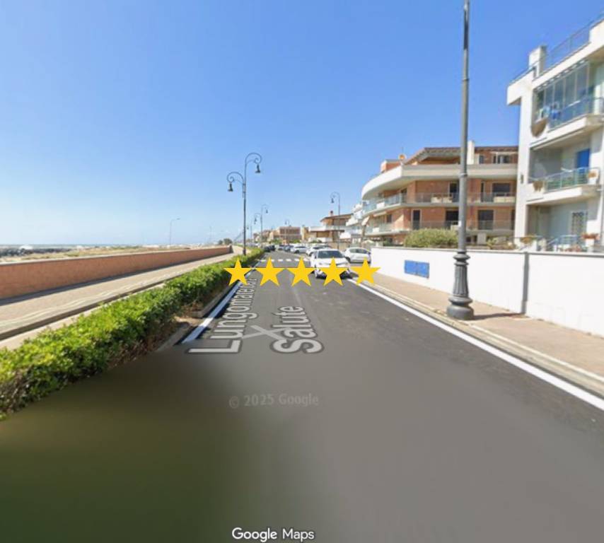 appartamento in vendita a Fiumicino in zona Isola Sacra