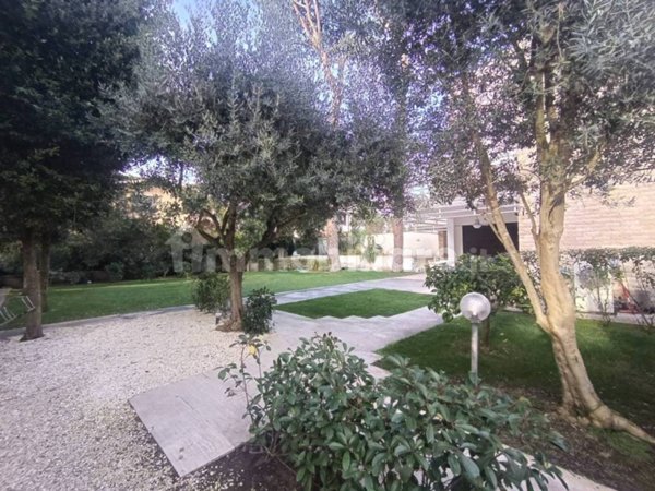 casa indipendente in vendita a Fiumicino in zona Fregene