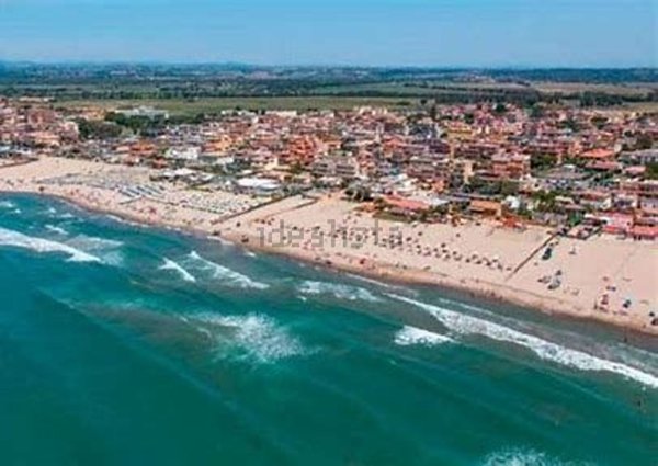 intera palazzina in vendita a Fiumicino