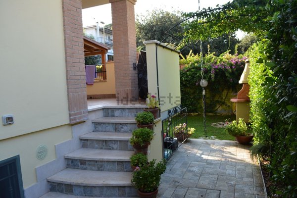 casa indipendente in vendita a Fiumicino in zona Fregene