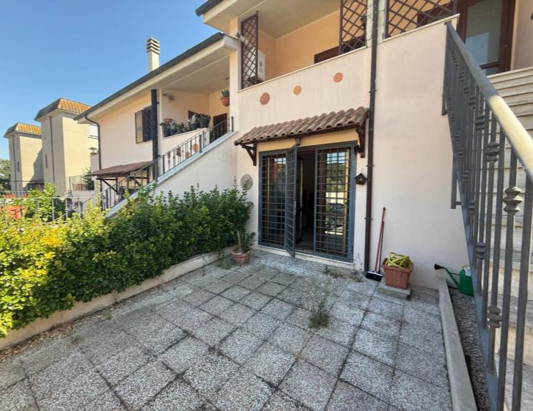 casa indipendente in vendita a Fiumicino in zona Fregene