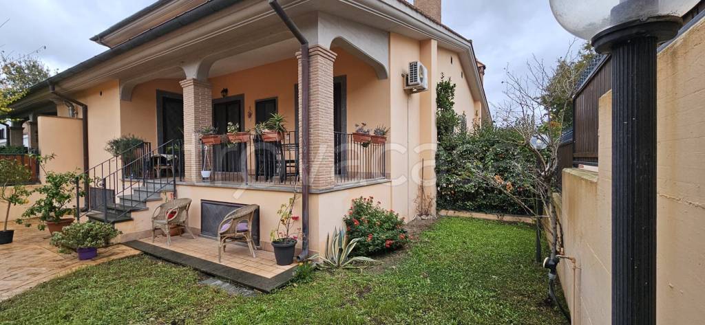 casa indipendente in vendita a Fiumicino in zona Aranova