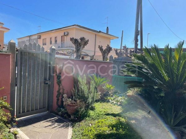 appartamento in vendita a Fiumicino in zona Focene