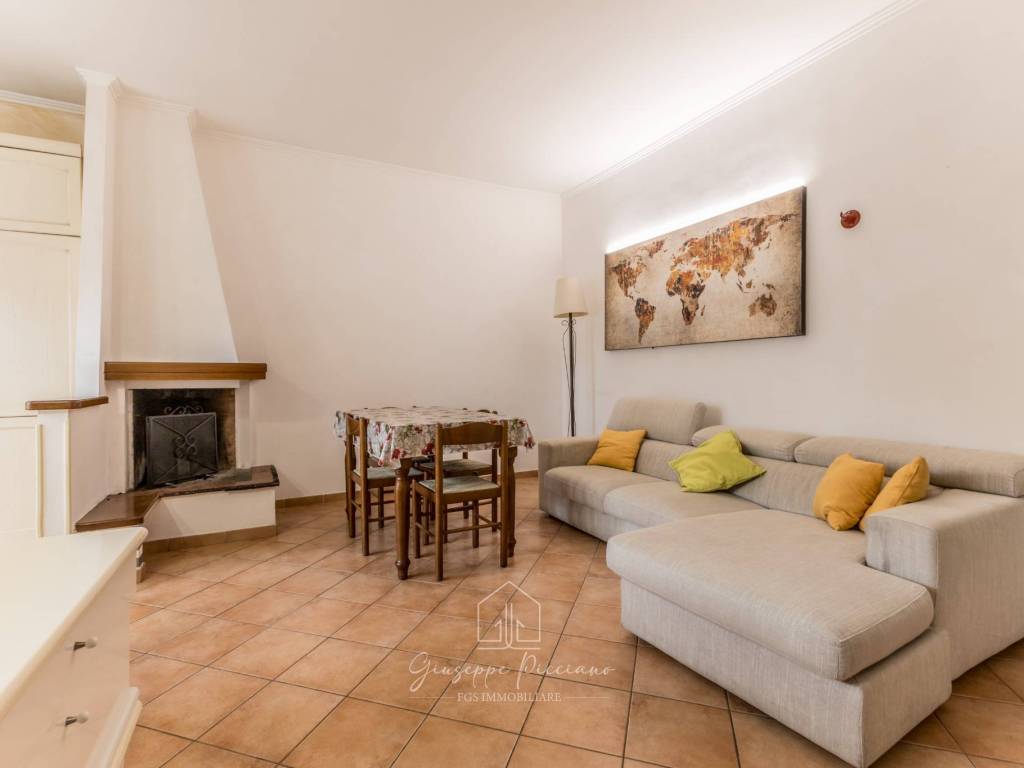 appartamento in vendita a Fiumicino in zona Isola Sacra