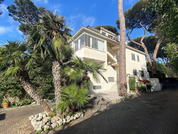 appartamento in vendita a Fiumicino in zona Fregene