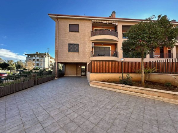 appartamento in vendita a Fiumicino in zona Palidoro
