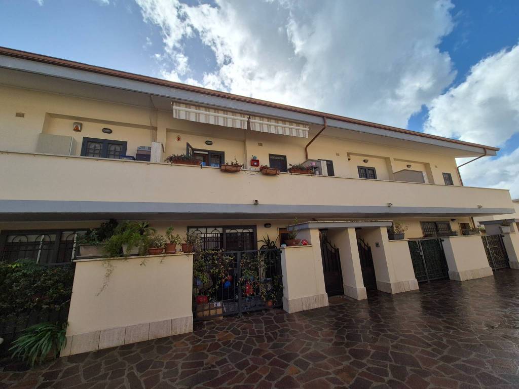 casa indipendente in vendita a Fiumicino in zona Isola Sacra