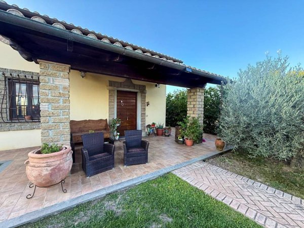 casa indipendente in vendita a Fiumicino in zona Torrimpietra